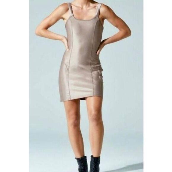 NWOT NOLI l Yoga Almond Liquid Curve Hugging Women's Dress Size 6 - Picture 1 of 9